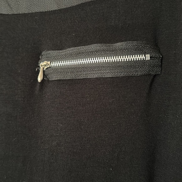 BLACK TANK TOP - Picture 2 of 4